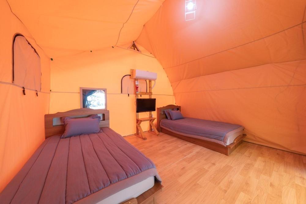 Отель Inje Naerincheon Glamping Номер фото