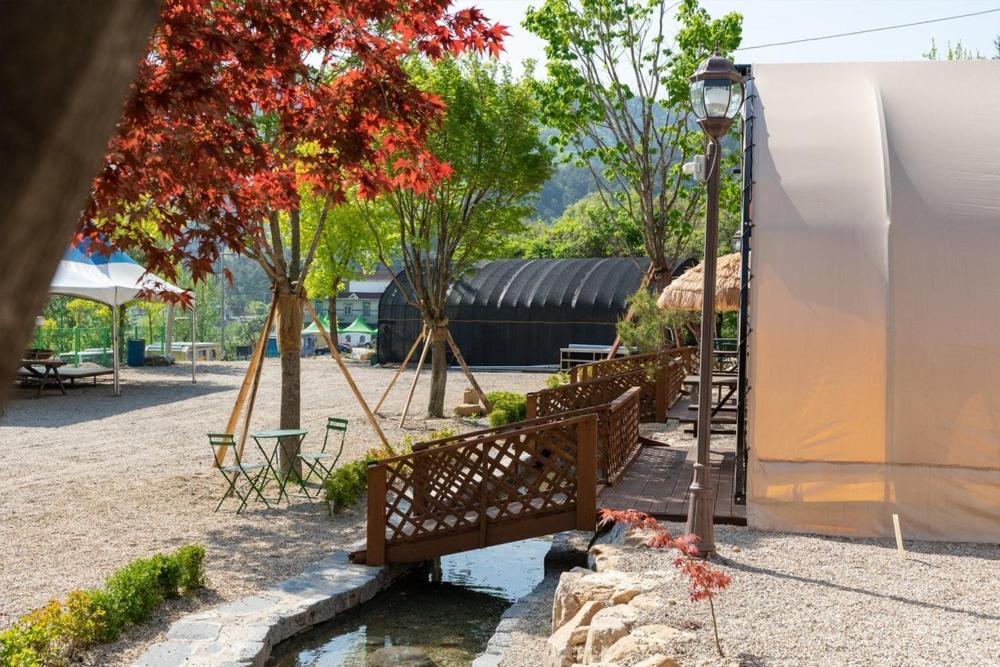 Отель Inje Naerincheon Glamping Экстерьер фото